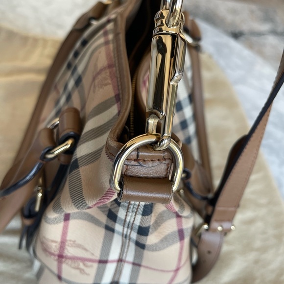 Burberry handbag - Picture 6 of 13